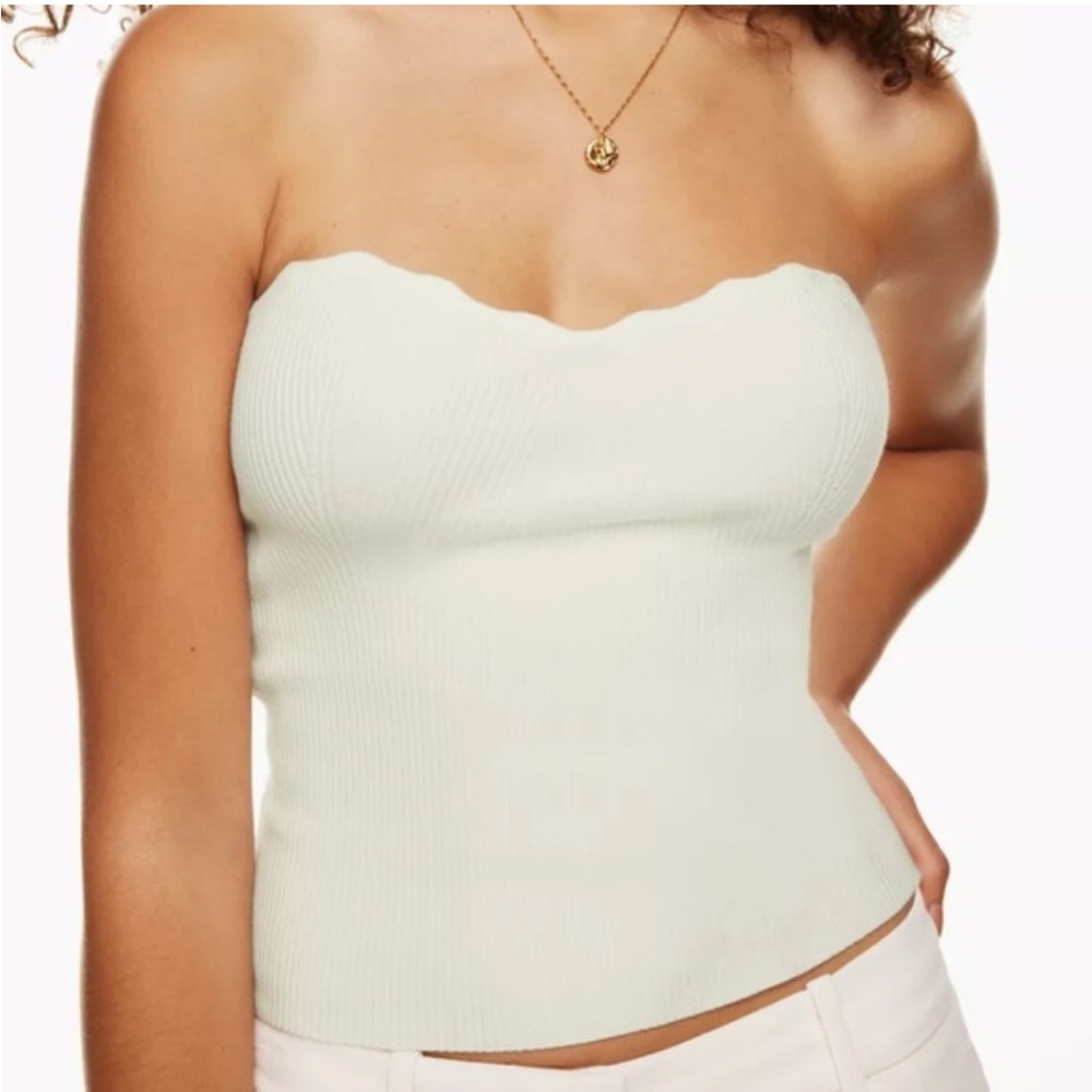 Wilfred Strapless Scalloped Ribbed Knit Top in Off-White